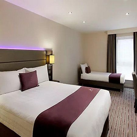 Premier Inn Petersfield Exterior photo
