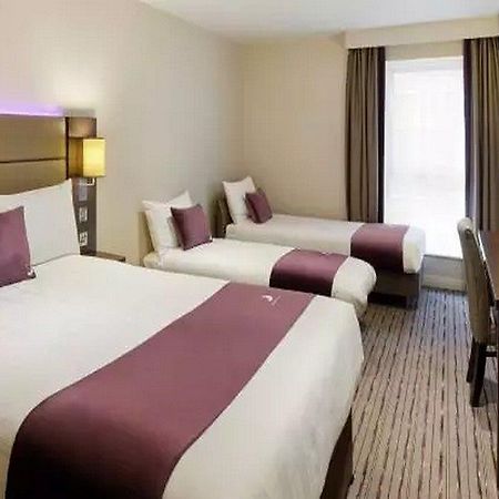 Premier Inn Petersfield Exterior photo