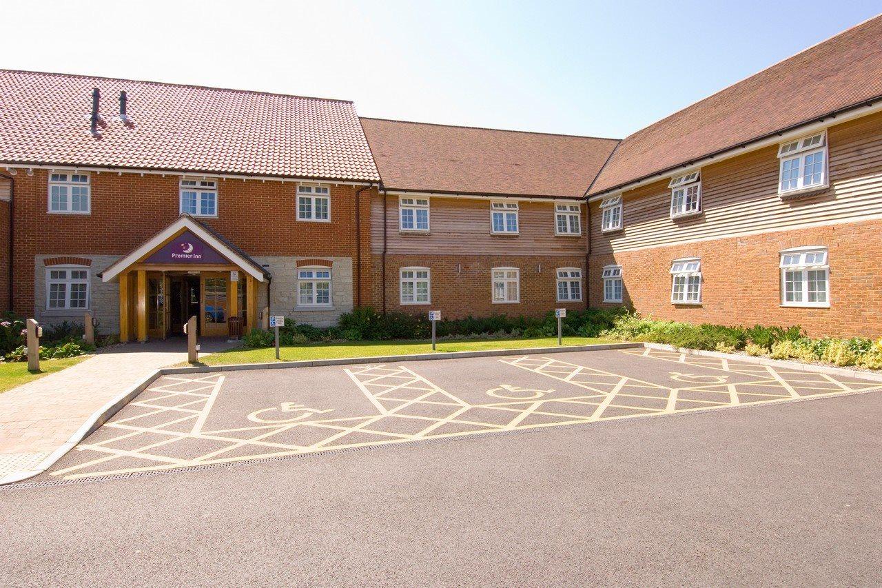 Premier Inn Petersfield Exterior photo