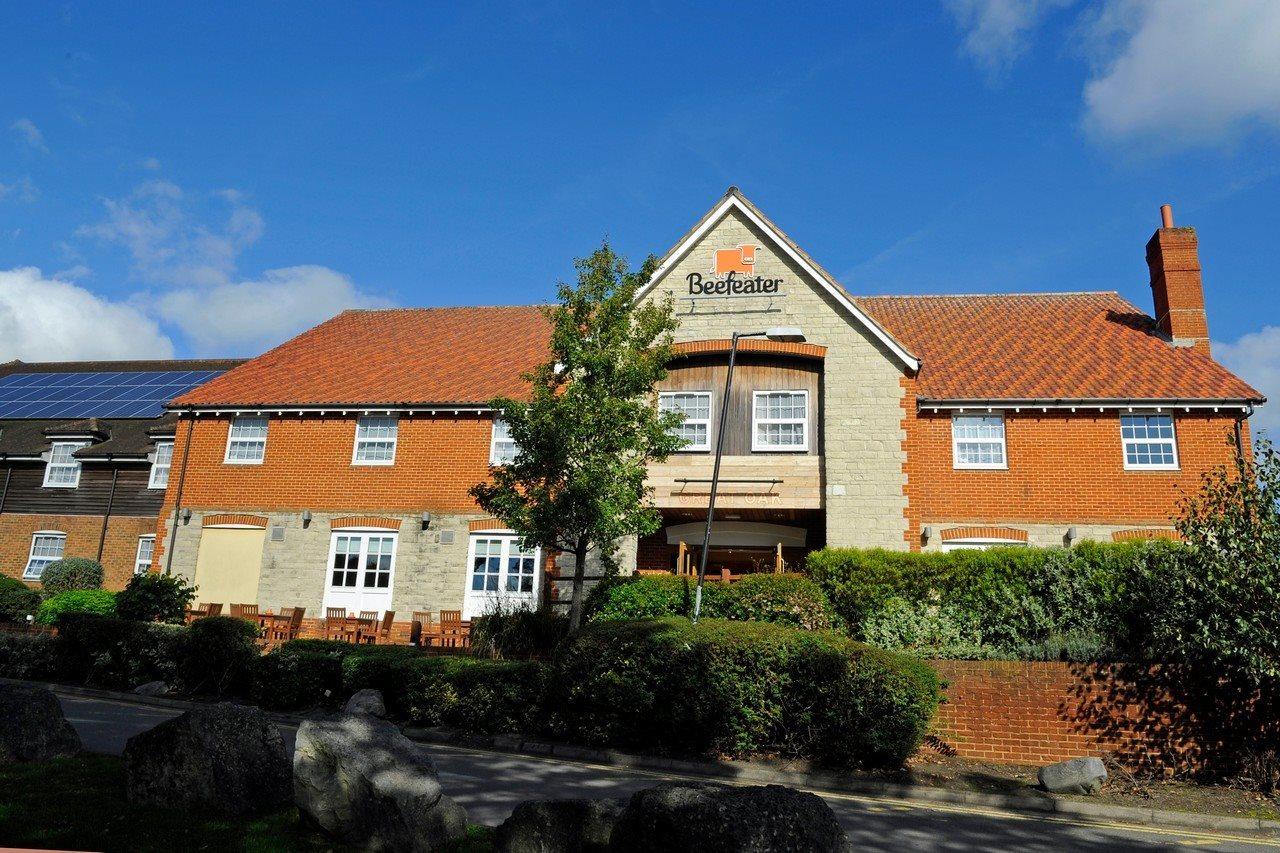 Premier Inn Petersfield Exterior photo