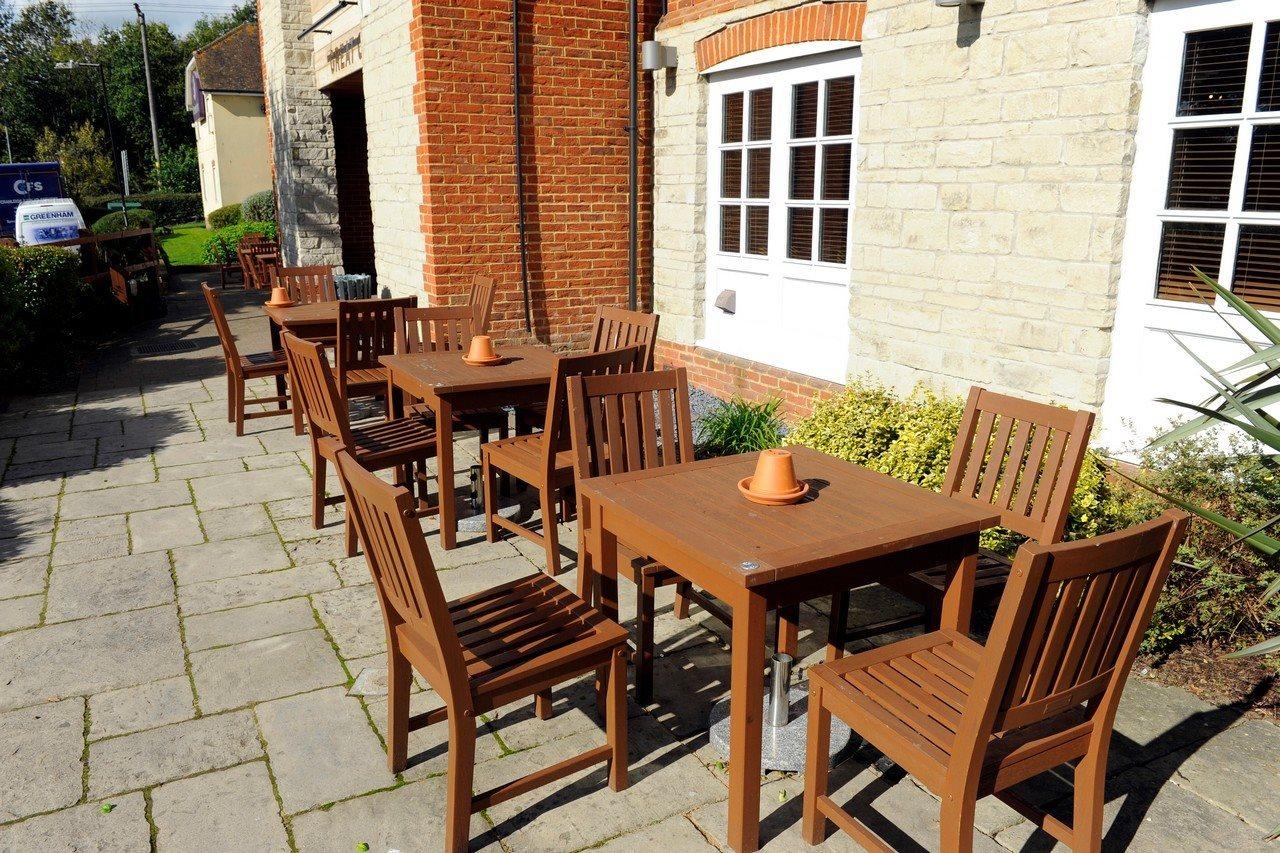 Premier Inn Petersfield Exterior photo